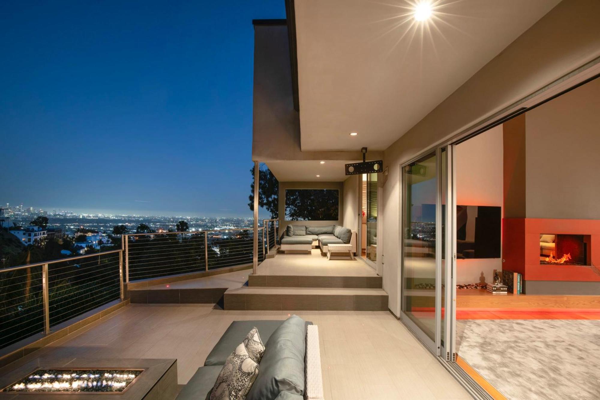 Сasa de vacaciones 6mil 5br Sunset Strip Jetliner Views Oasis